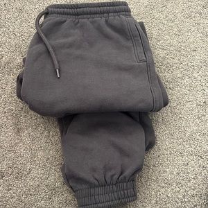 H&M GRAY SWEATPANTS 🌚